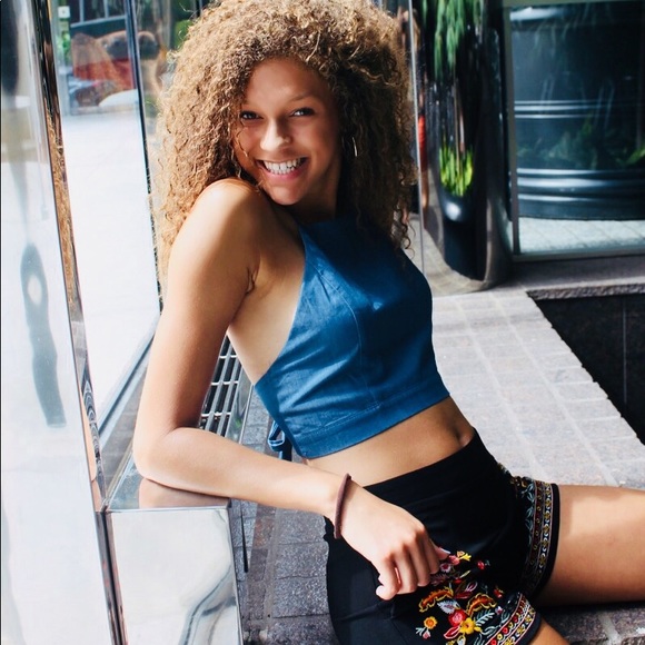 Meet your Posher, Madison - Picture 4 of 4